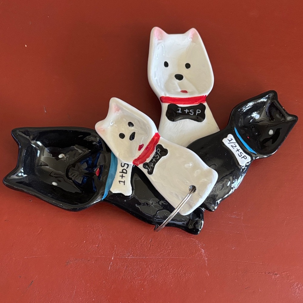 Ceramic Cat measuring spoon set in Black and White